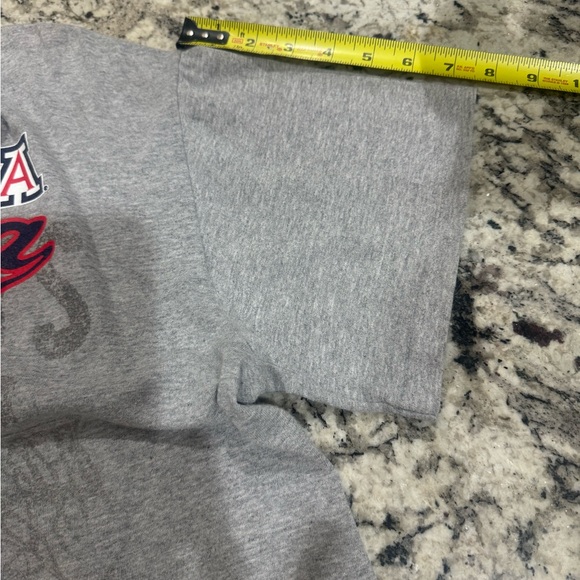 Official University of Arizona Wildcats Short Sleeve T-Shirt Size M Gray GUC - Picture 9 of 12